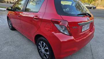 2013 Toyota yaris yr 5 door automatic5.jpg
